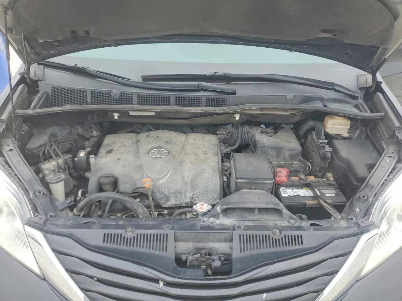 2017 TOYOTA SIENNA