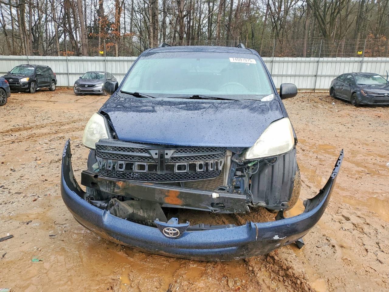 2005 TOYOTA SIENNA