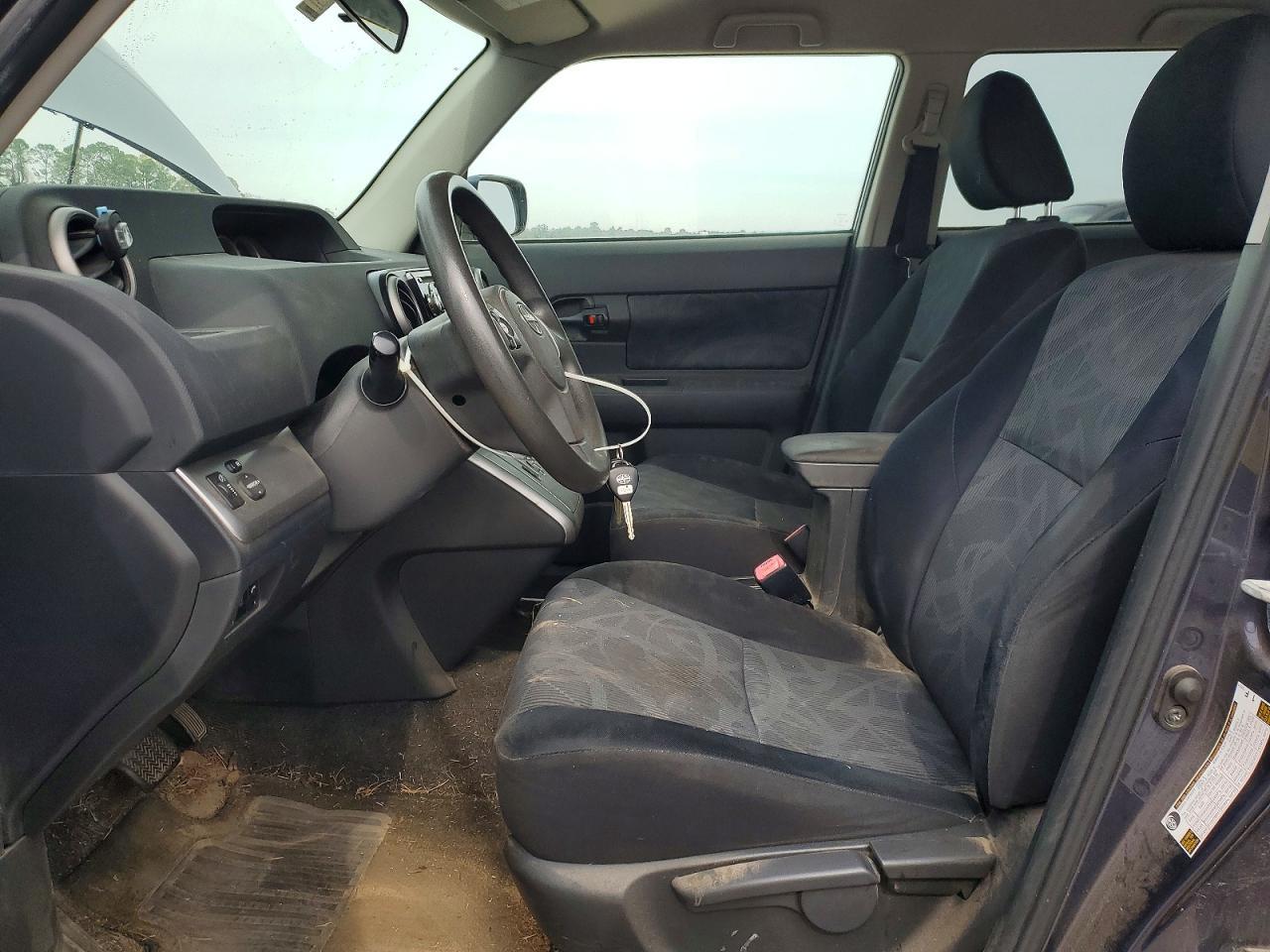 2011 TOYOTA SCION