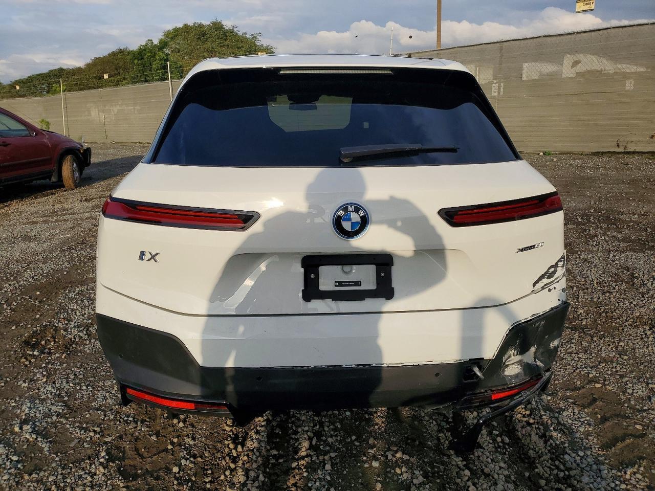 2025 BMW iX