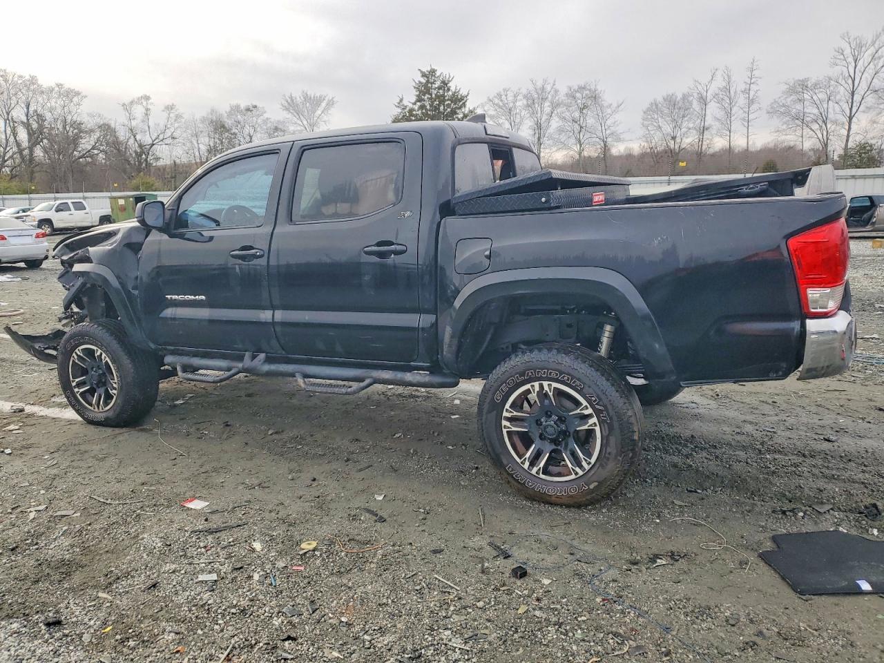 2017 TOYOTA TACOMA