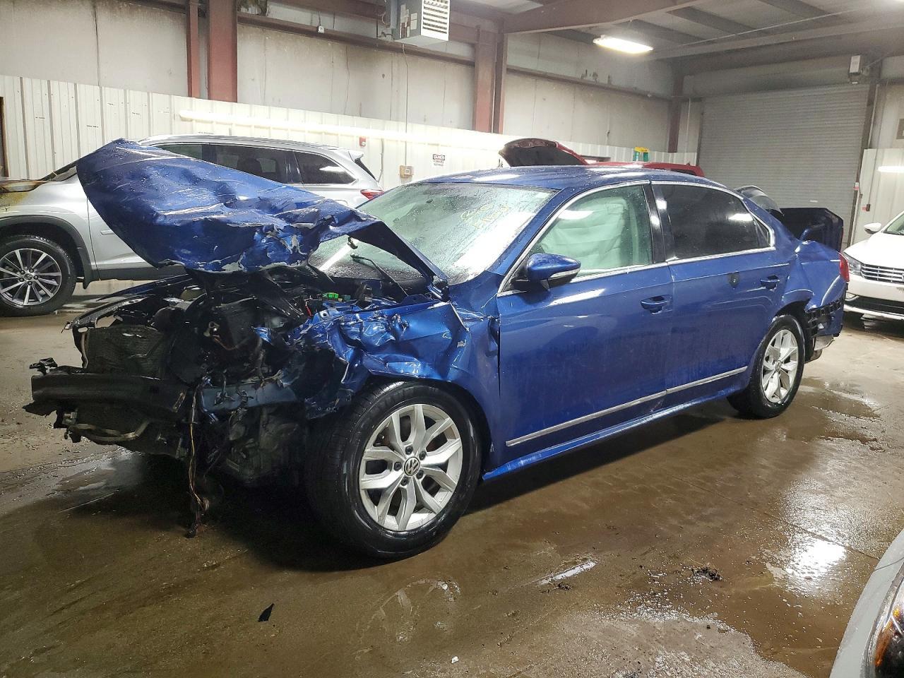 2016 VOLKSWAGEN Passat