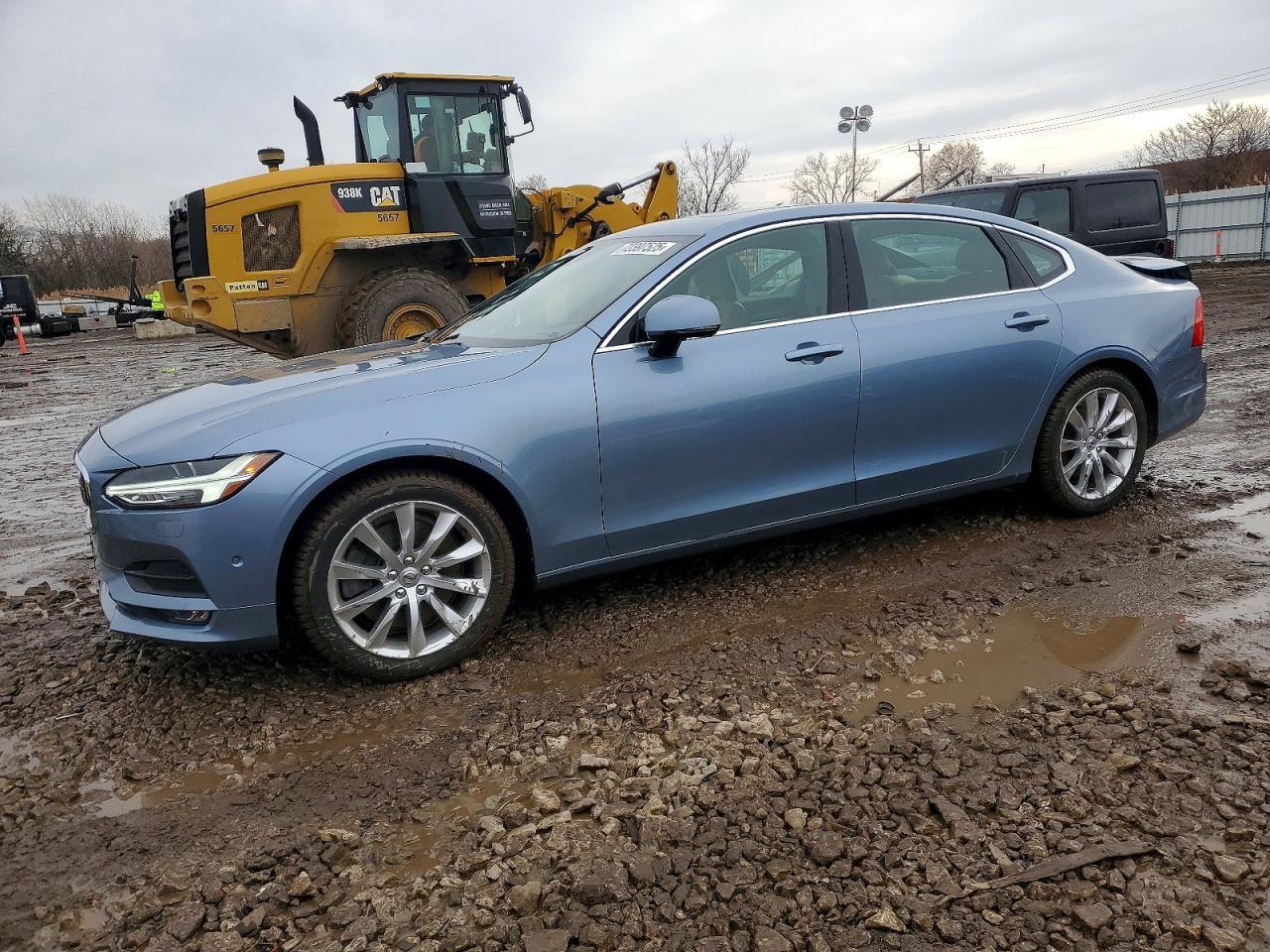 2018 VOLVO S90