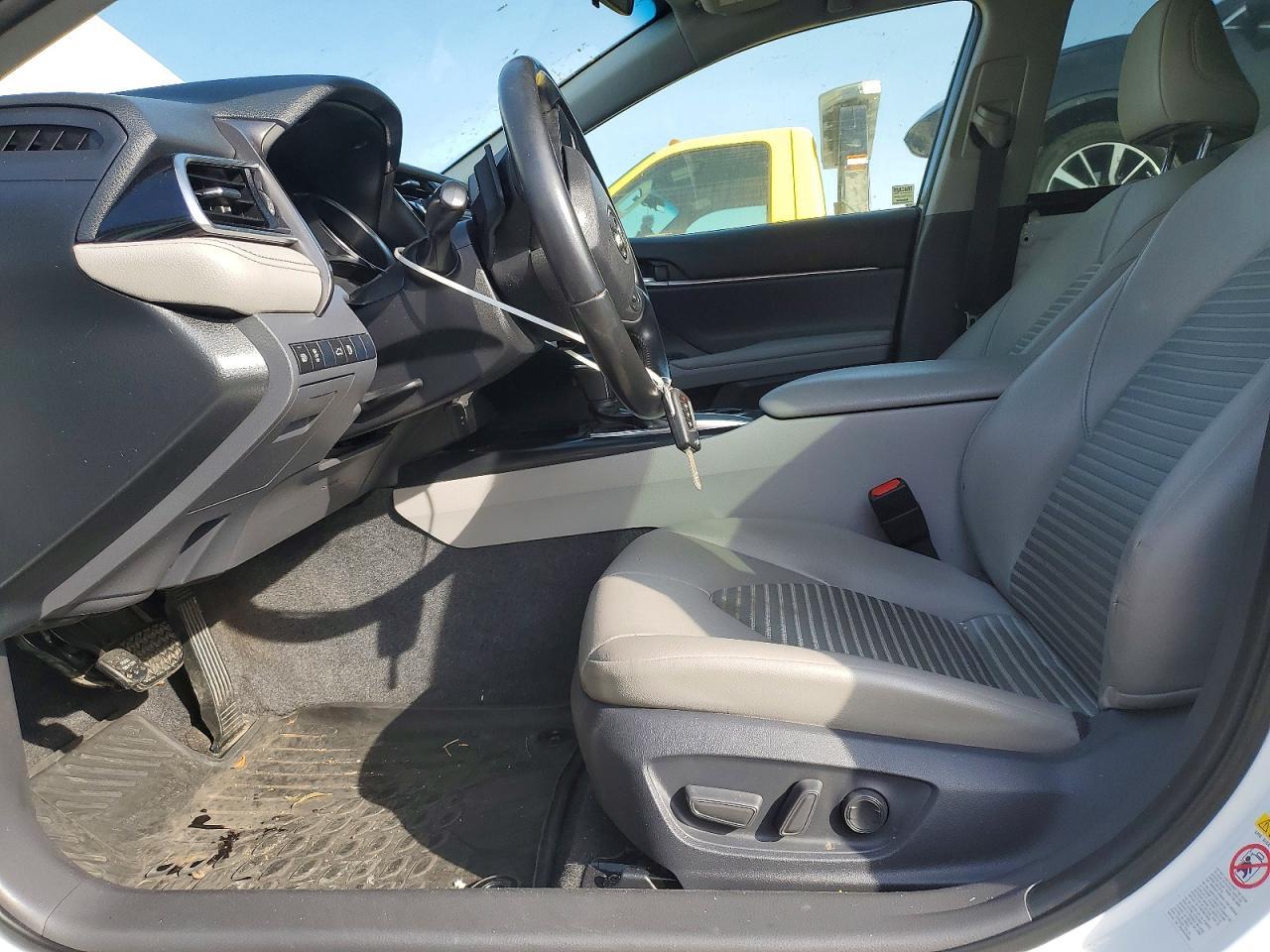 2018 TOYOTA CAMRY