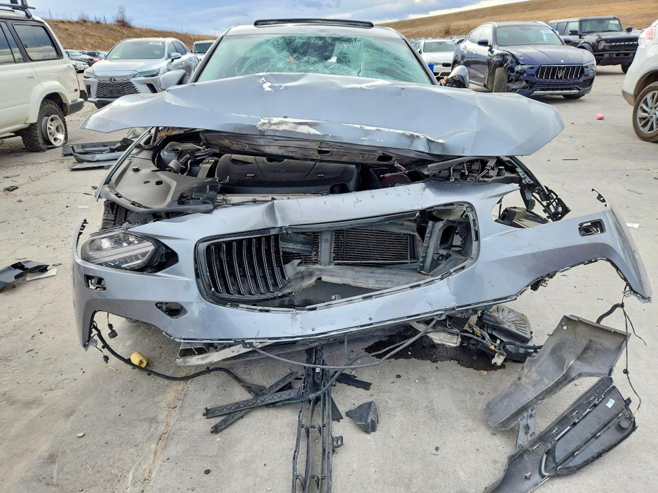 2017 VOLVO S90