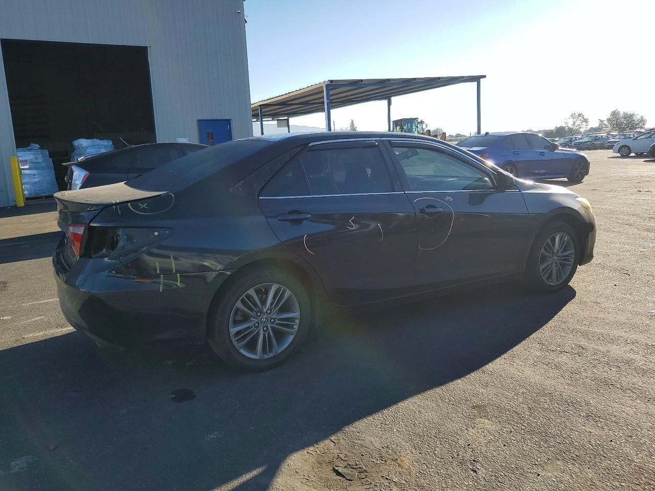 2016 TOYOTA CAMRY