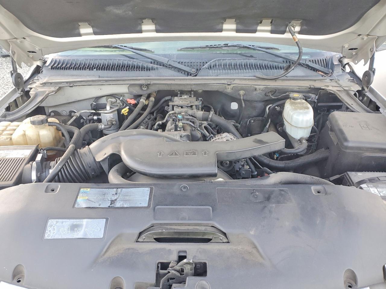 2004 CHEVROLET Tahoe