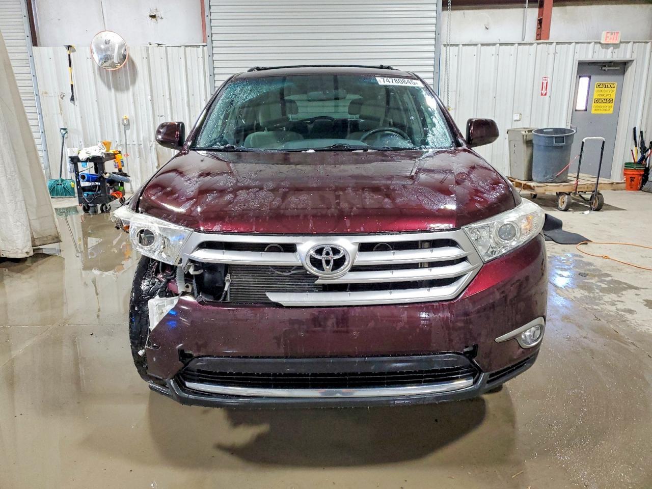 2011 TOYOTA HIGHLANDER
