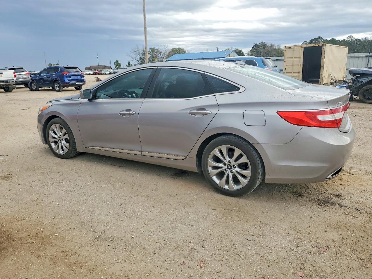 2012 HYUNDAI Azera
