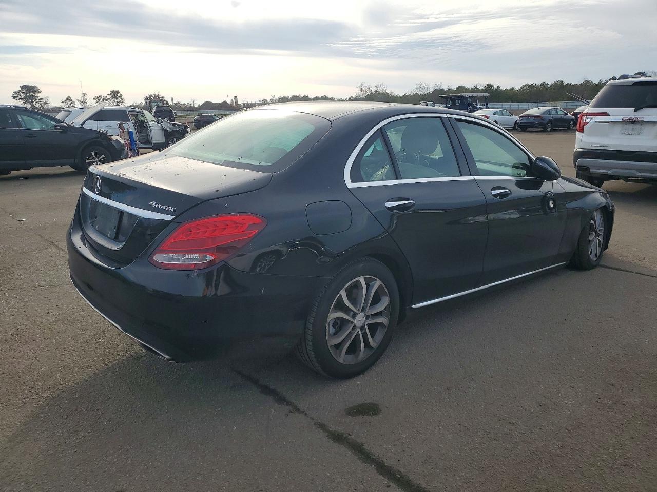 2016 MERCEDES-BENZ C-CLASS