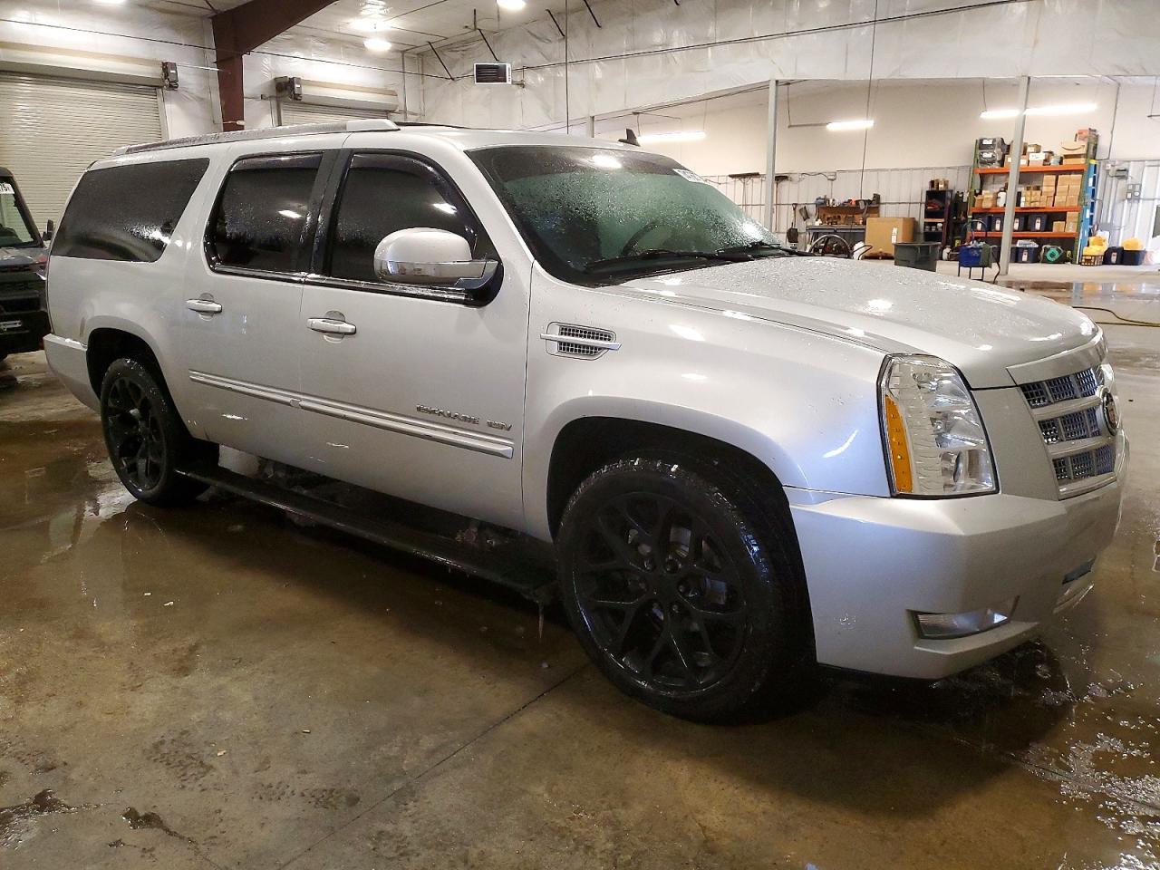 2014 CADILLAC Escalade ESV