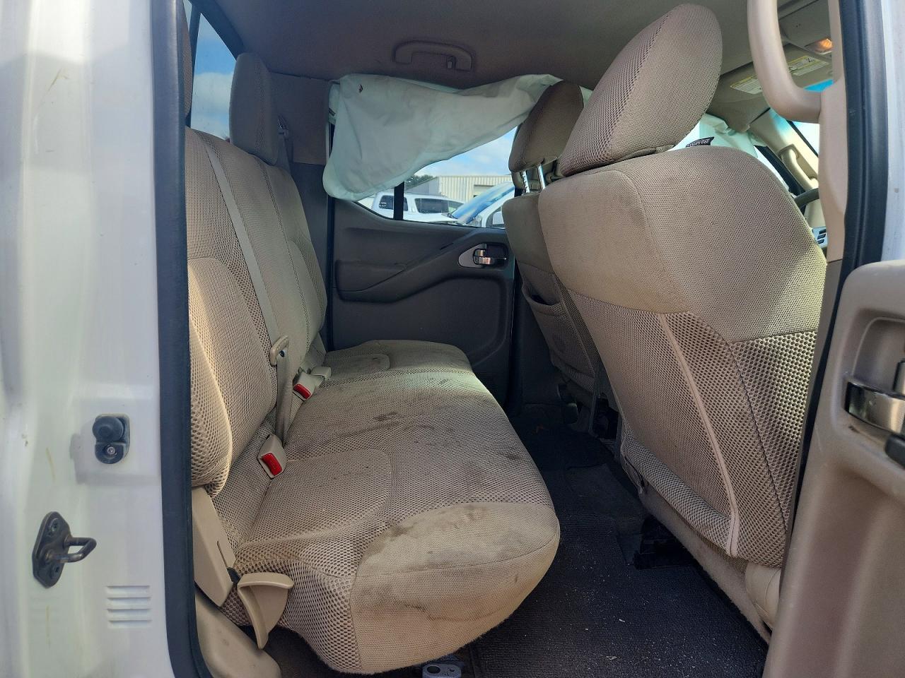 2015 NISSAN Frontier