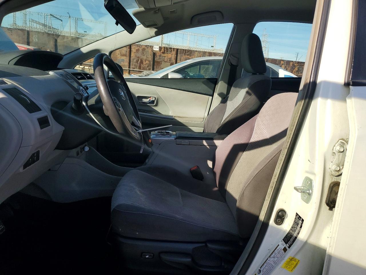 2017 TOYOTA PRIUS V
