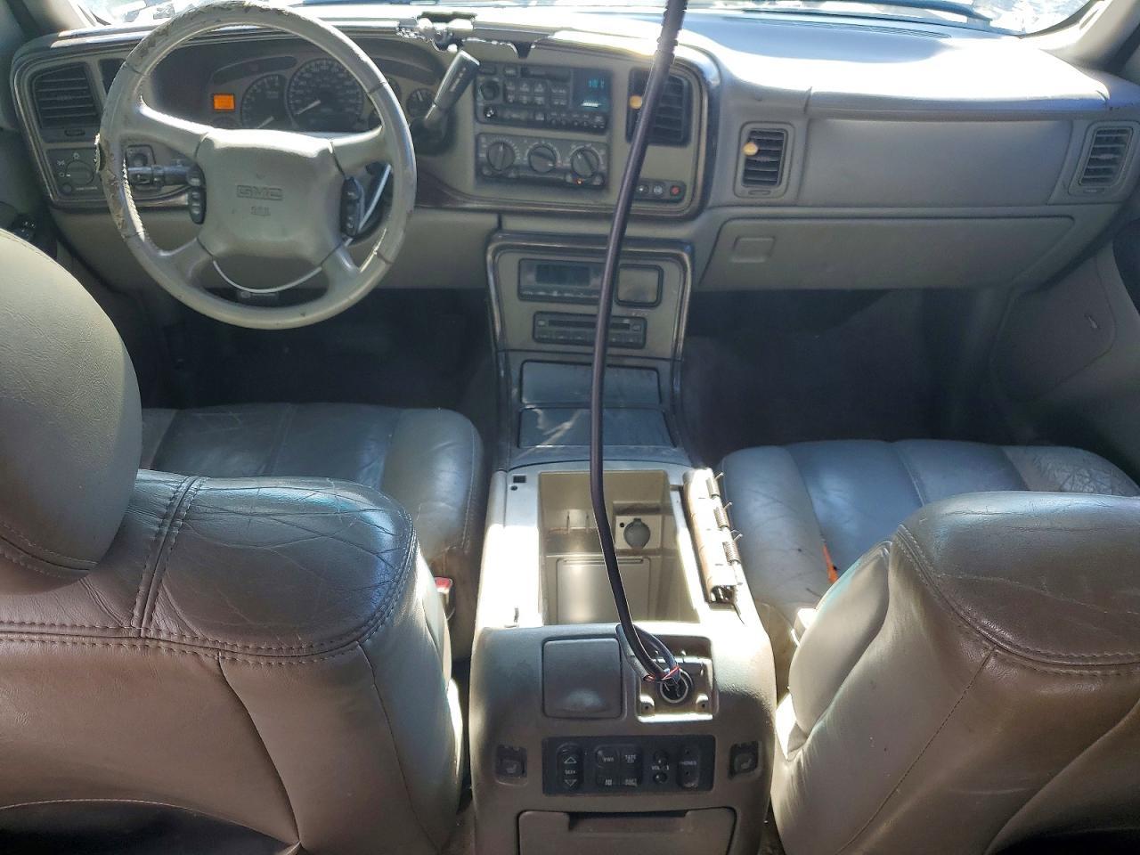 2002 GMC Denali