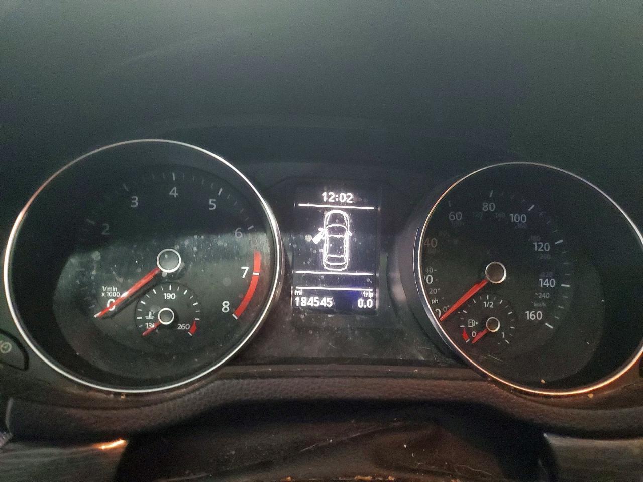 2016 VOLKSWAGEN Passat