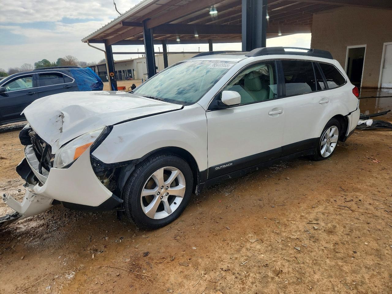 2013 SUBARU Outback