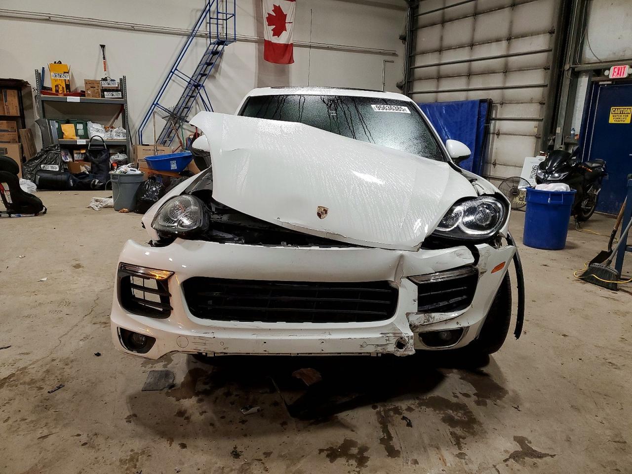2015 PORSCHE CAYENNE