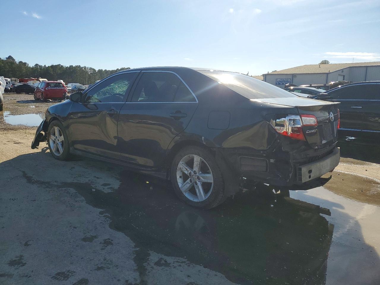2014 TOYOTA CAMRY