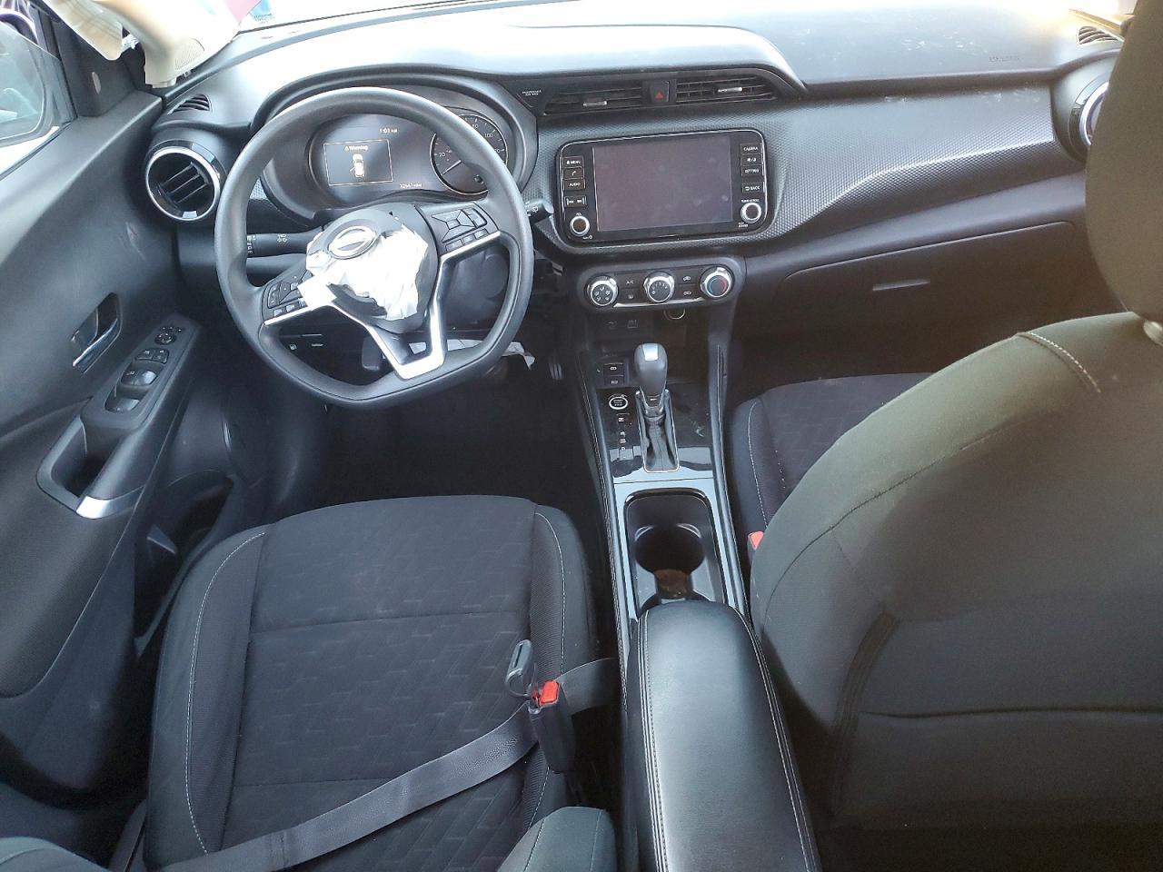 2024 NISSAN KICKS