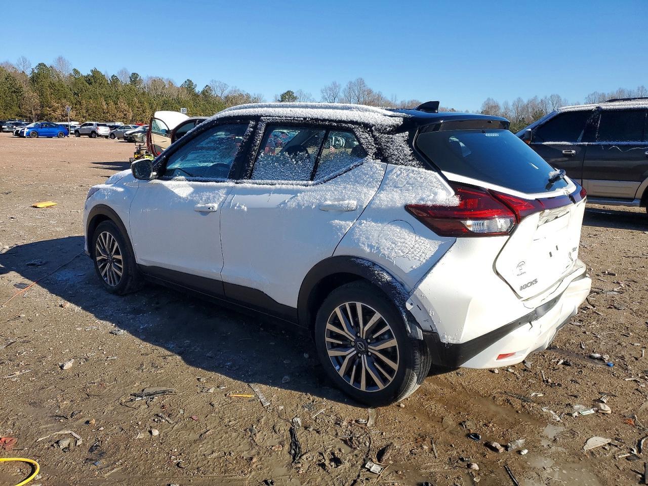 2023 NISSAN KICKS