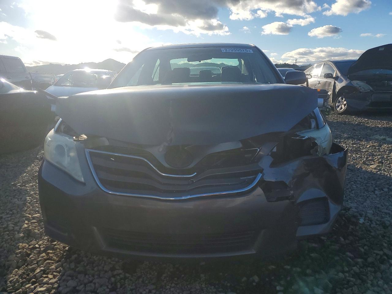 2011 TOYOTA CAMRY