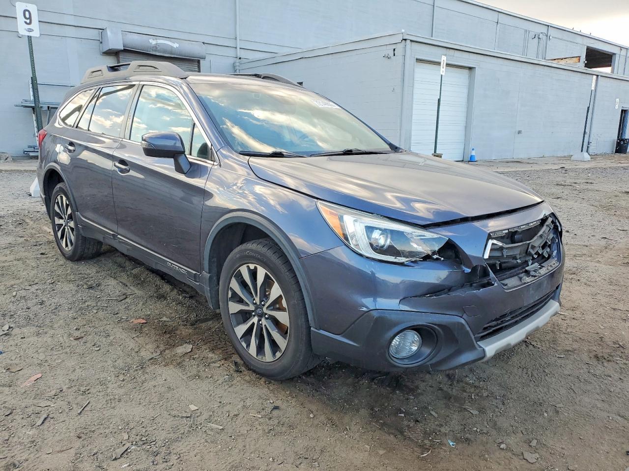 2017 SUBARU Outback