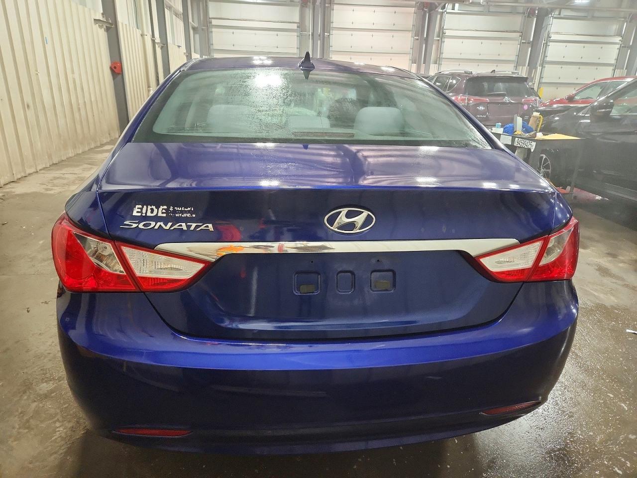 2011 HYUNDAI SONATA