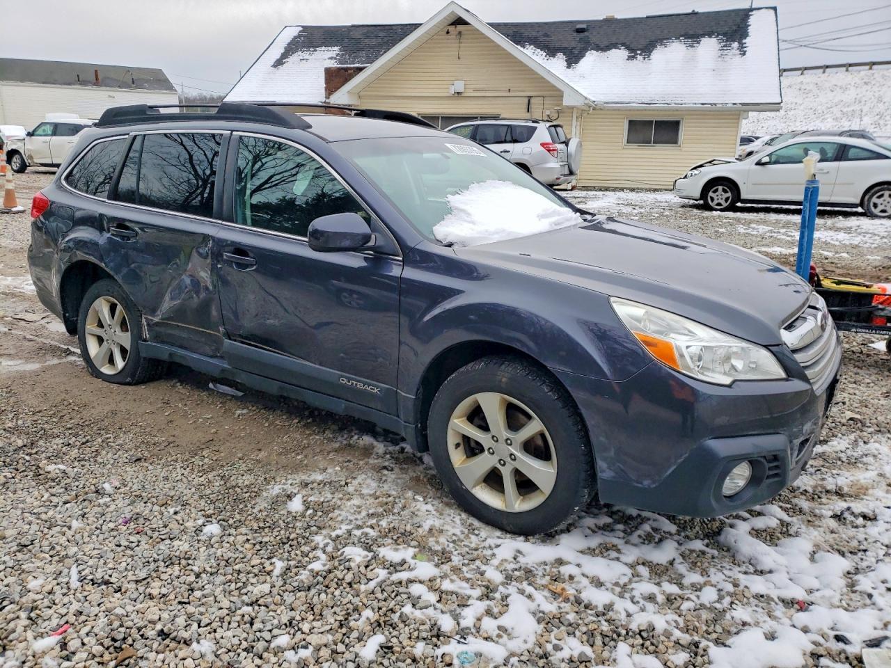 2013 SUBARU Outback