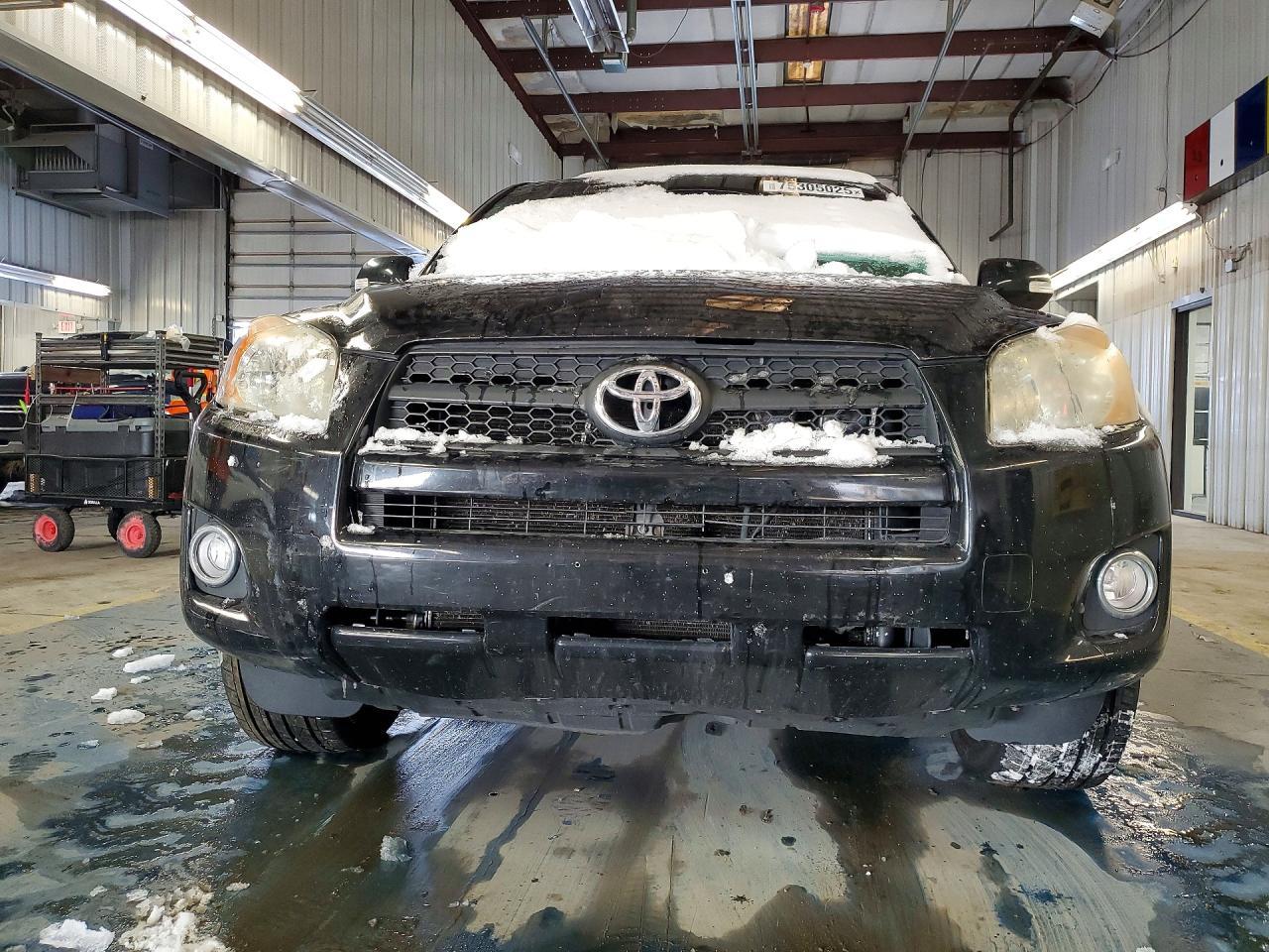 2011 TOYOTA RAV4