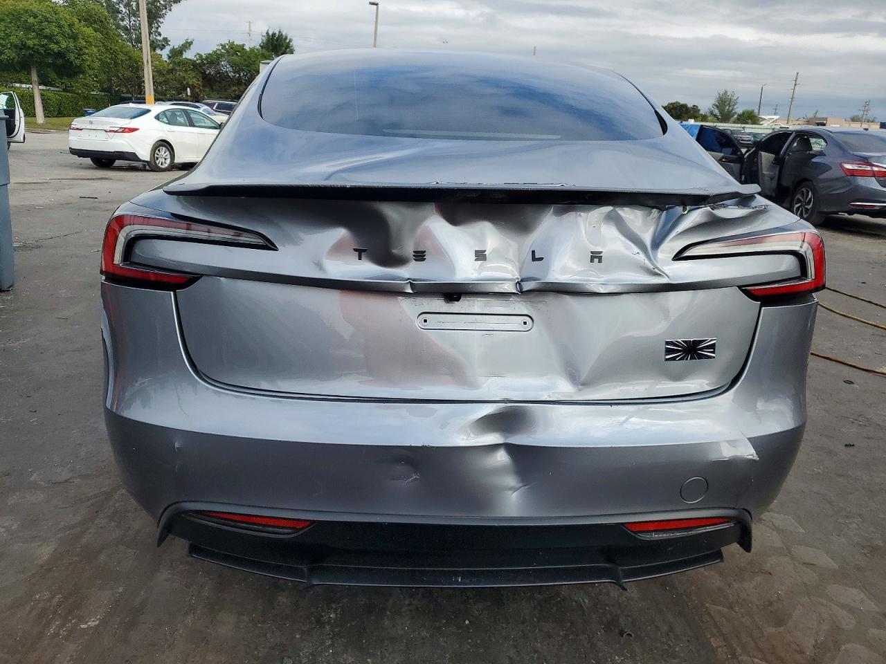 2024 TESLA MODEL 3