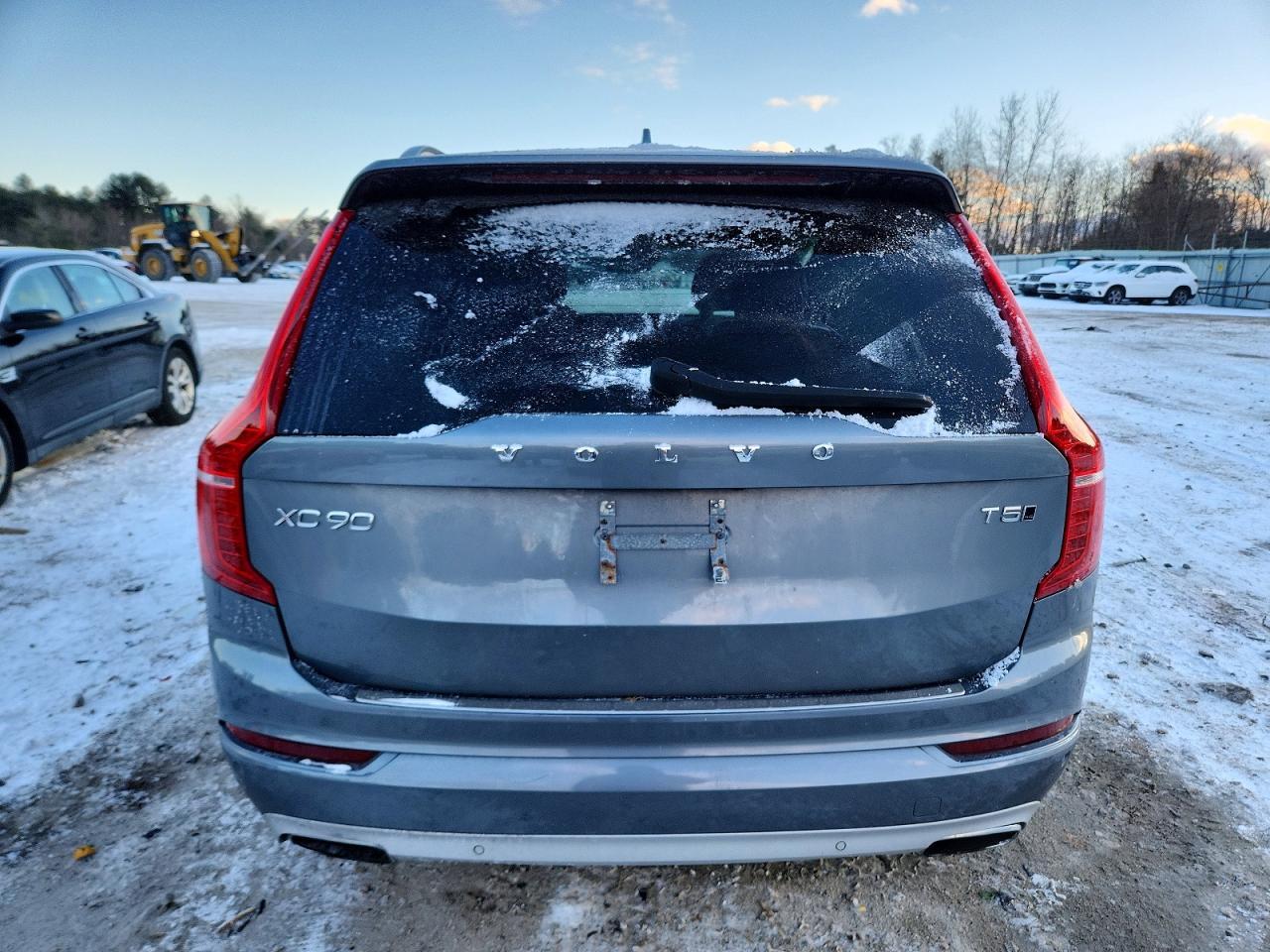 2020 VOLVO XC90