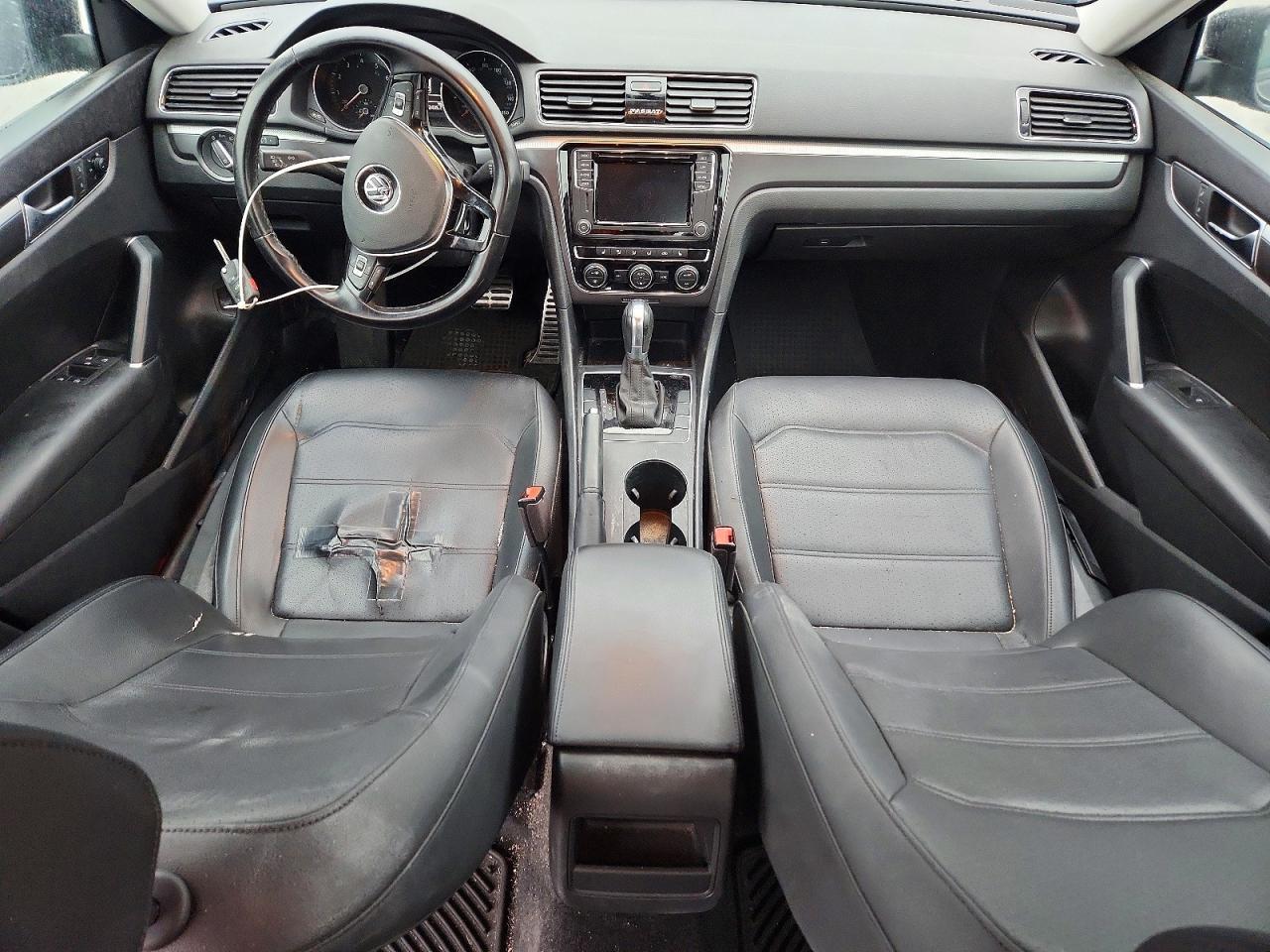 2018 VOLKSWAGEN Passat