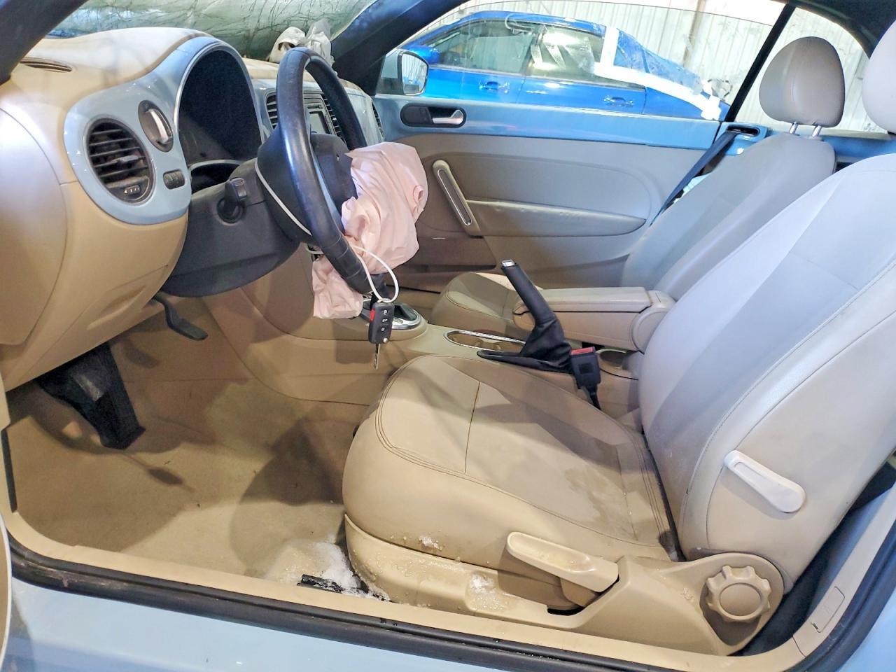2013 VOLKSWAGEN Beetle