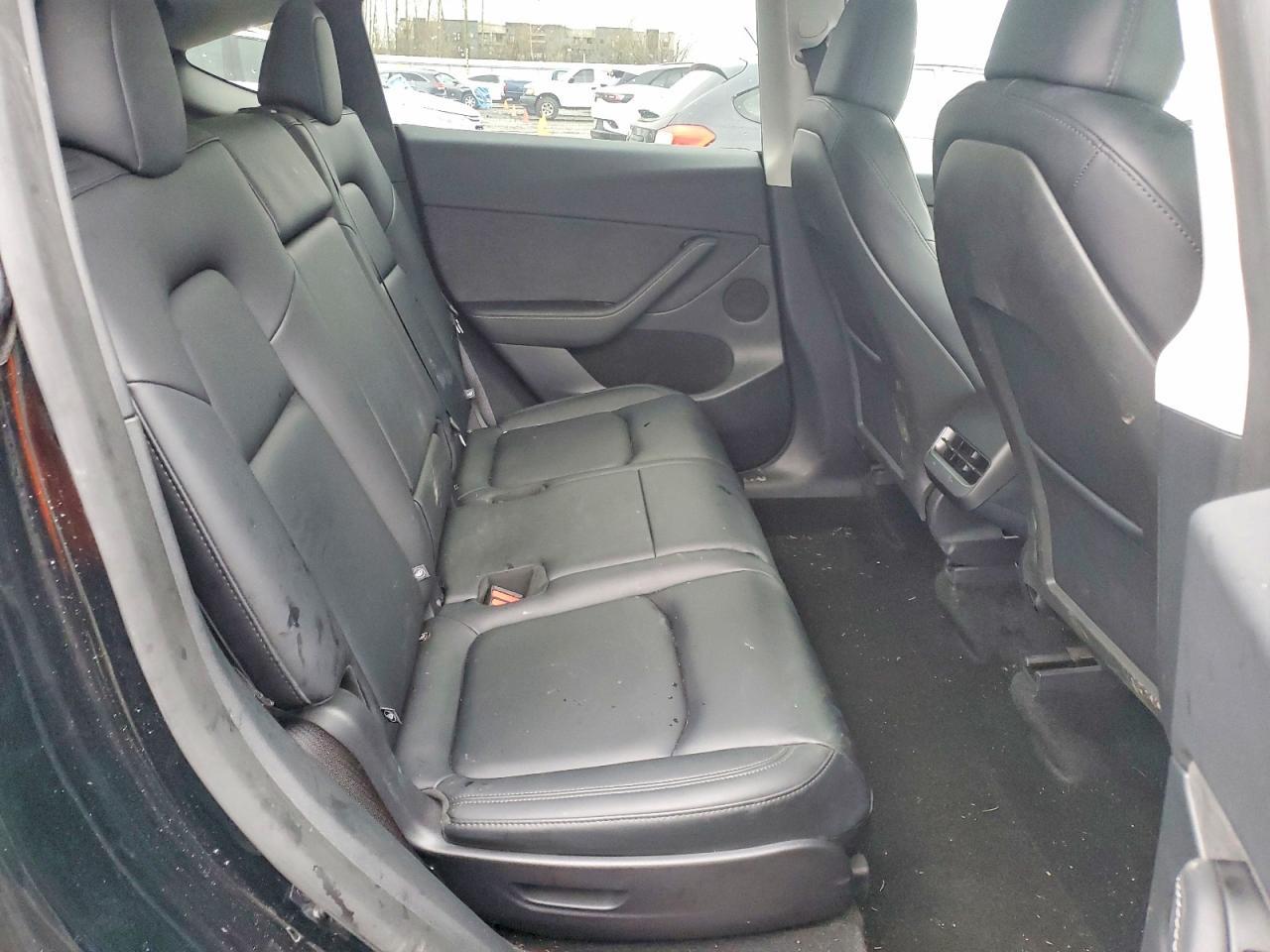 2025 TESLA MODEL Y
