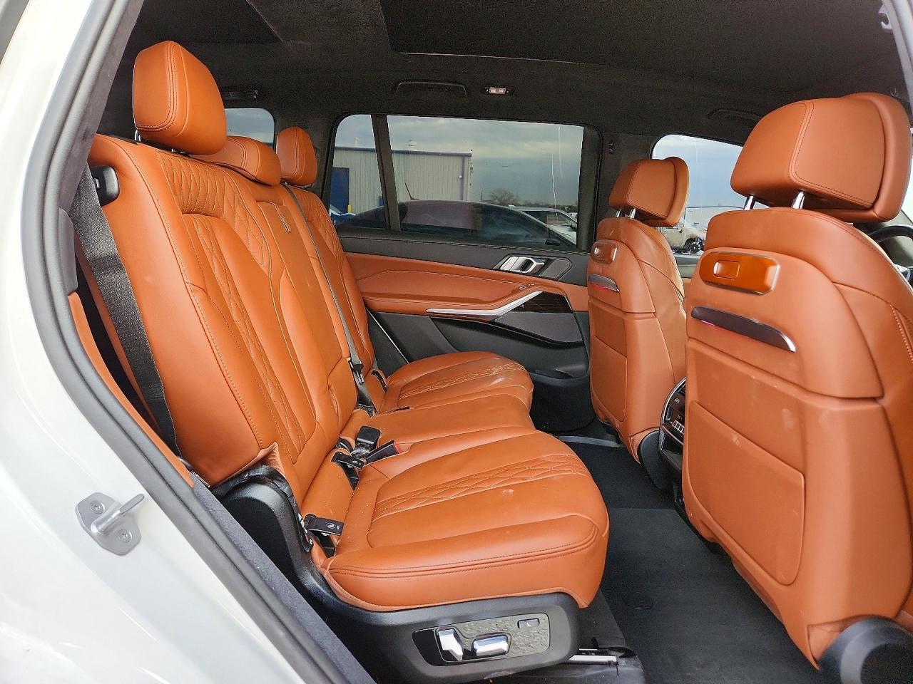 2025 BMW X7