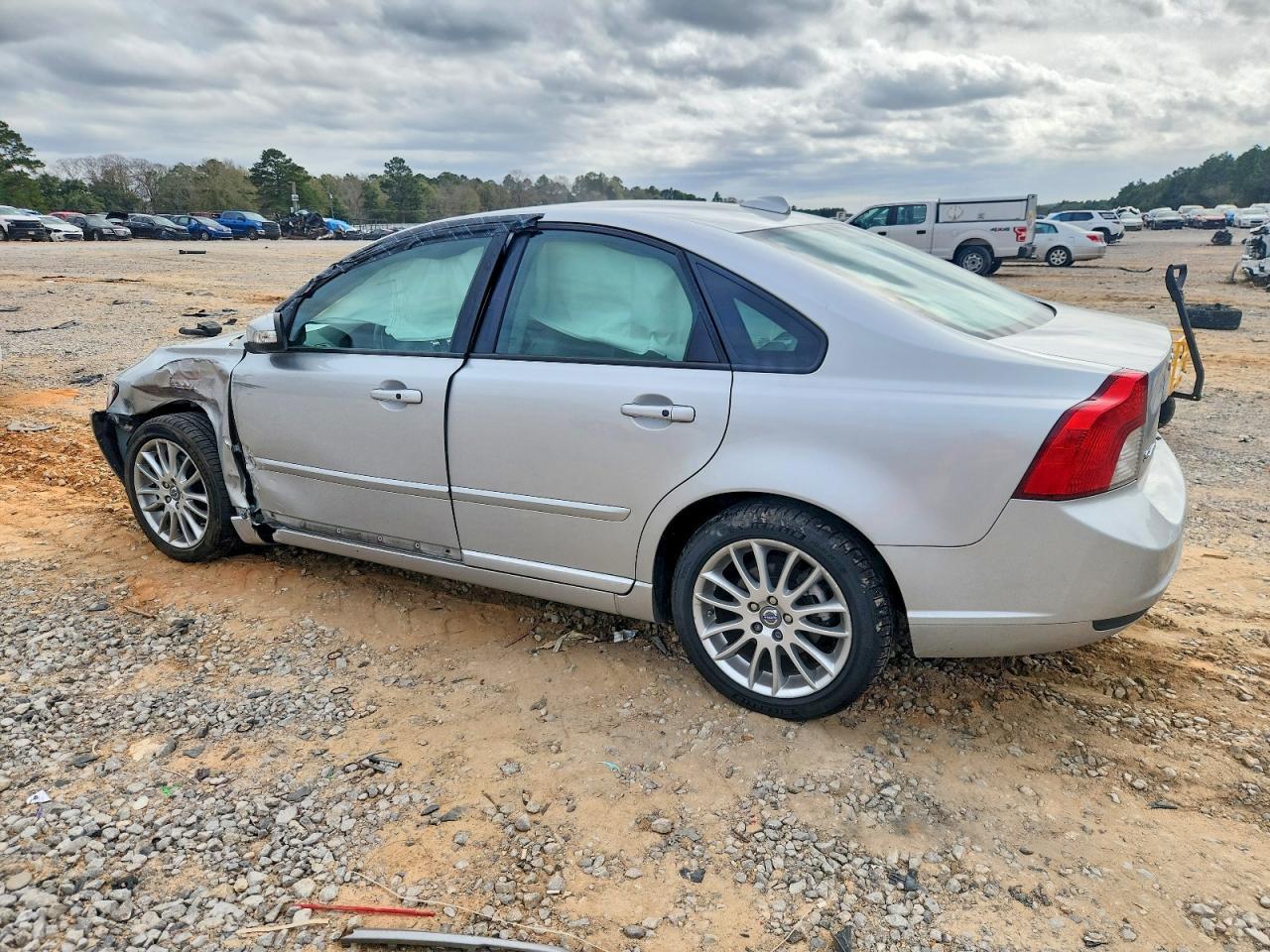 2010 VOLVO S40