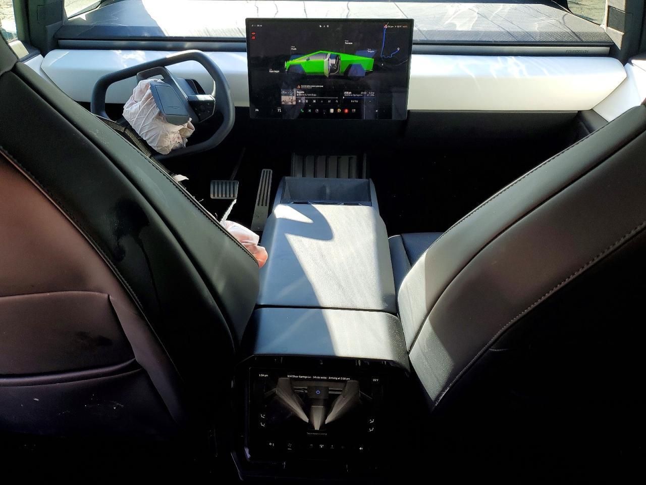 2024 TESLA Cybertruck