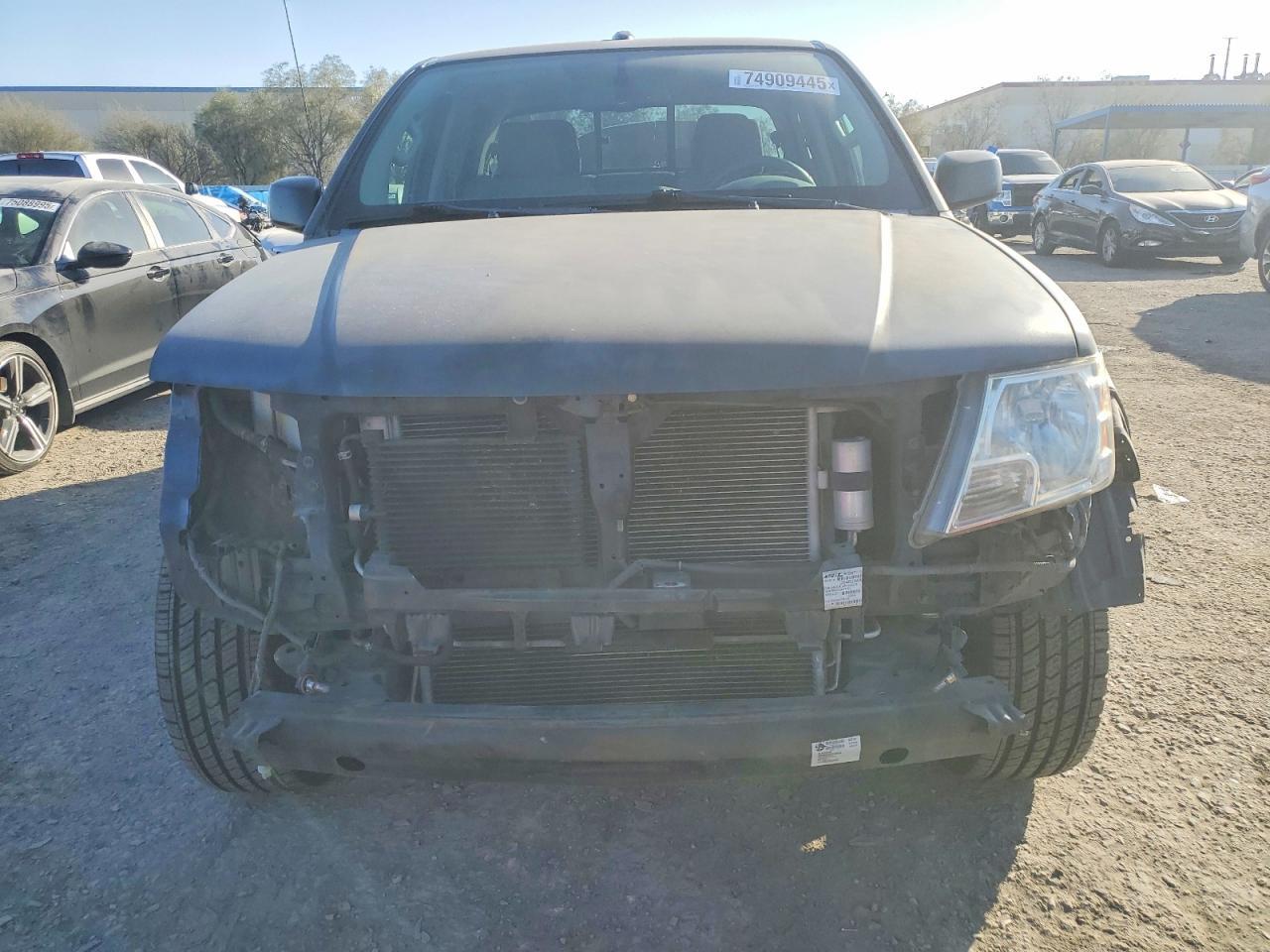 2014 NISSAN Frontier