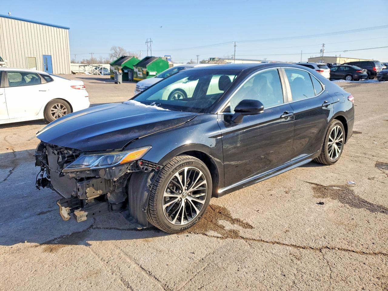 2018 TOYOTA CAMRY
