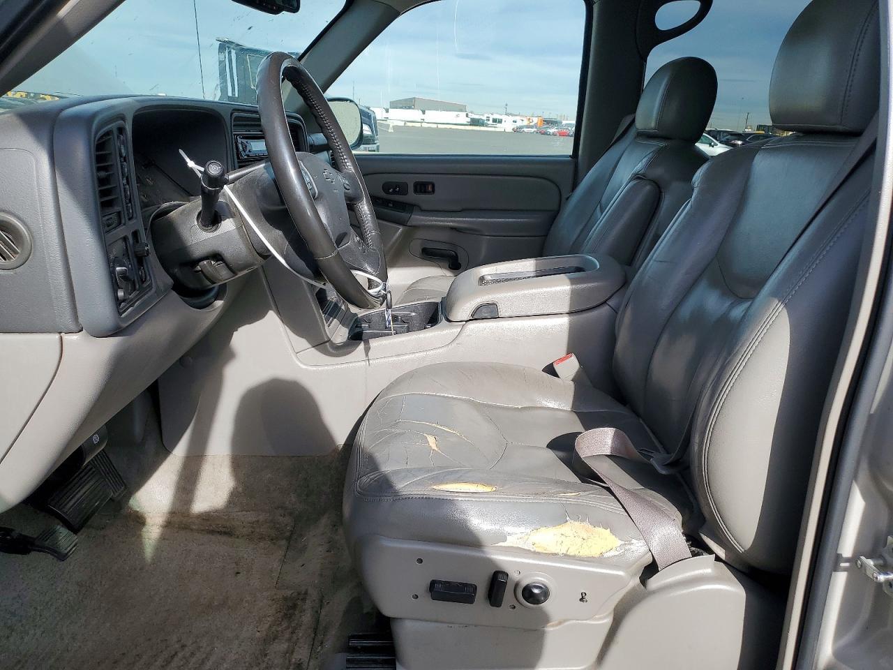 2004 CHEVROLET Tahoe