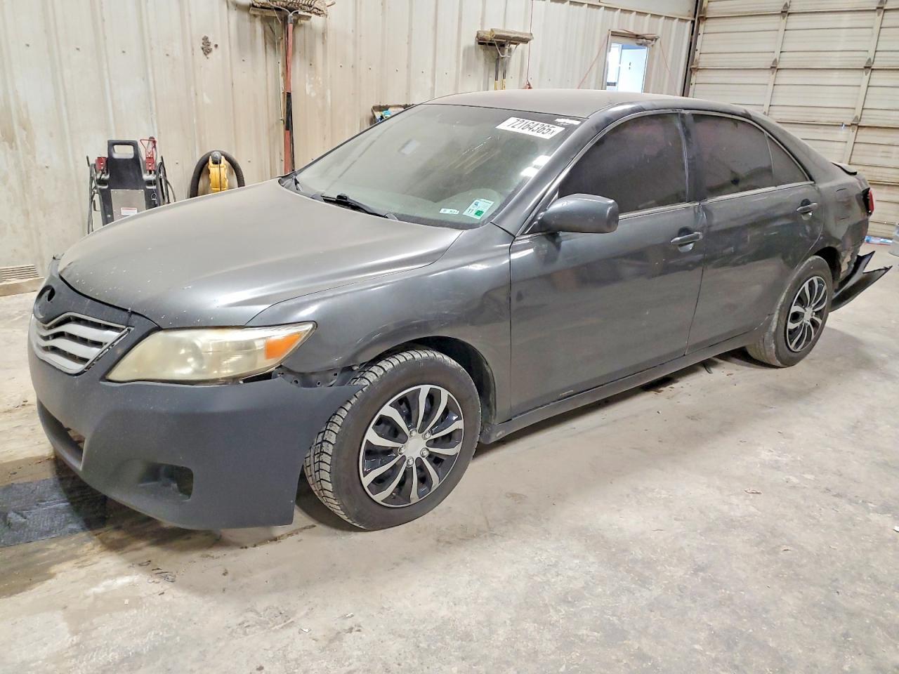 2011 TOYOTA CAMRY