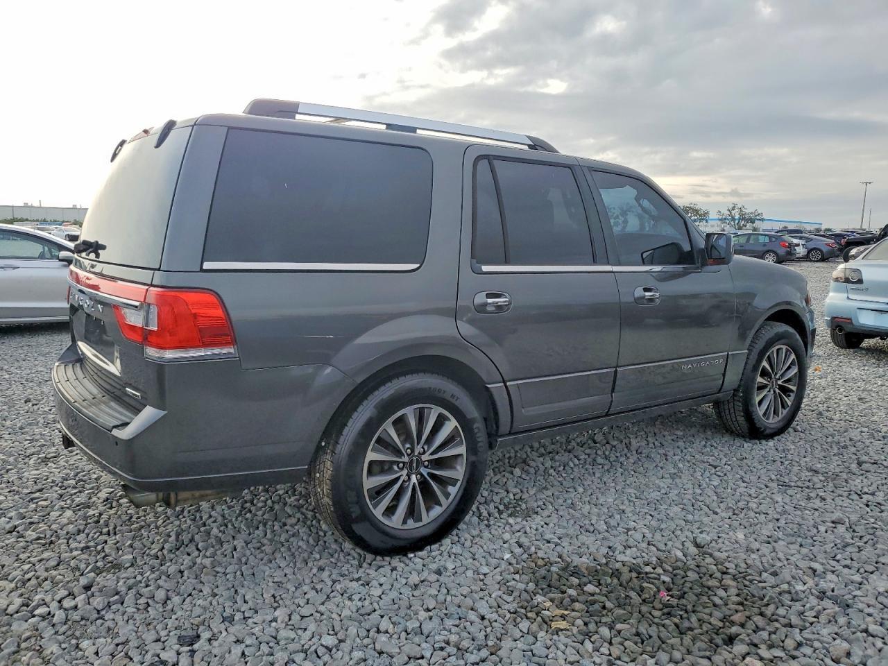 2015 LINCOLN Navigator