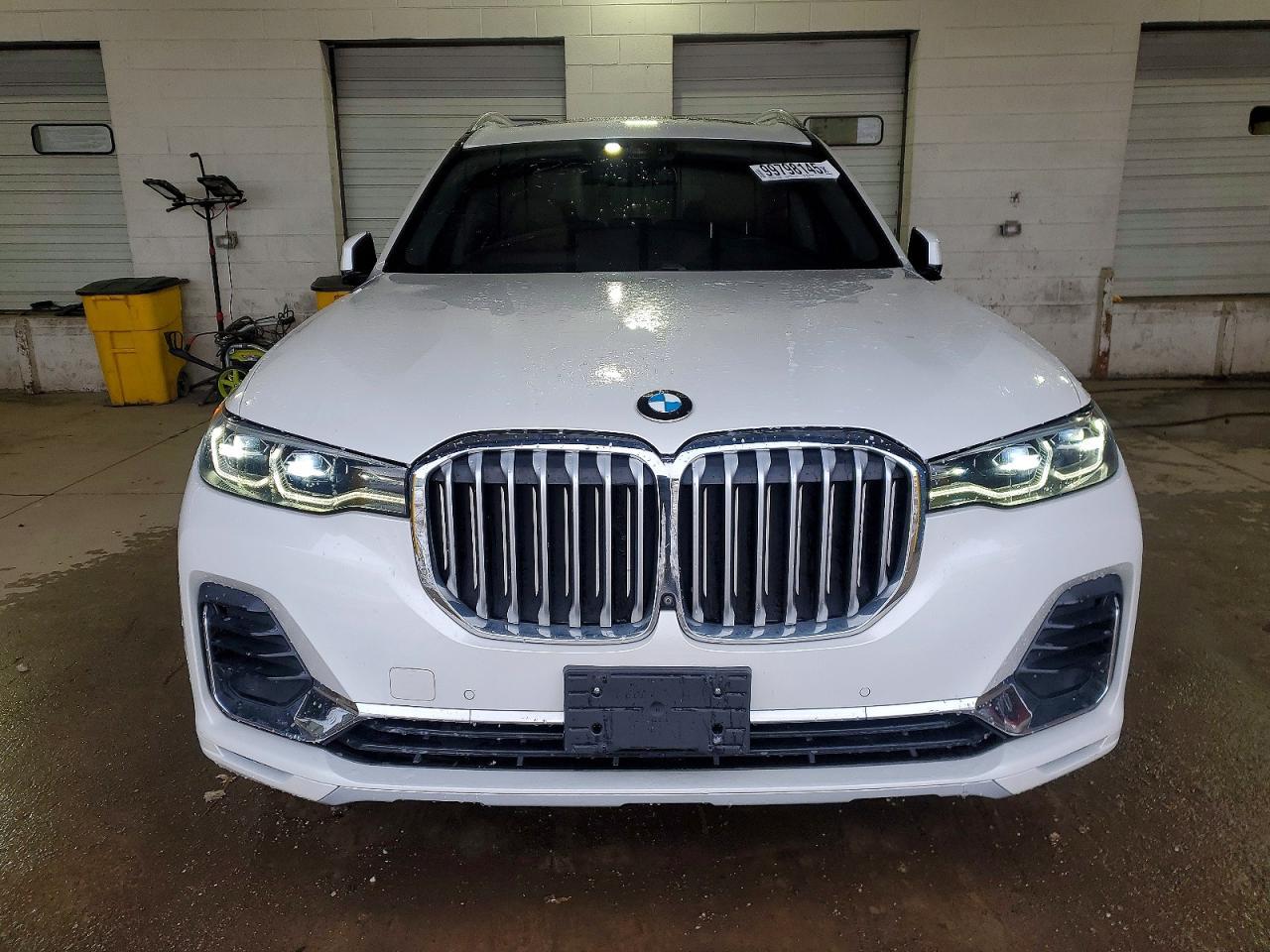 2021 BMW X7