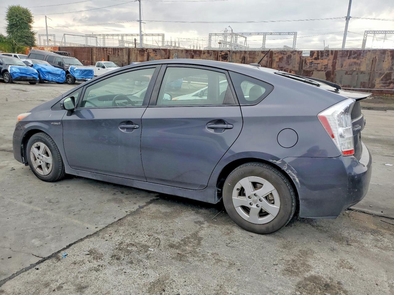 2011 TOYOTA PRIUS