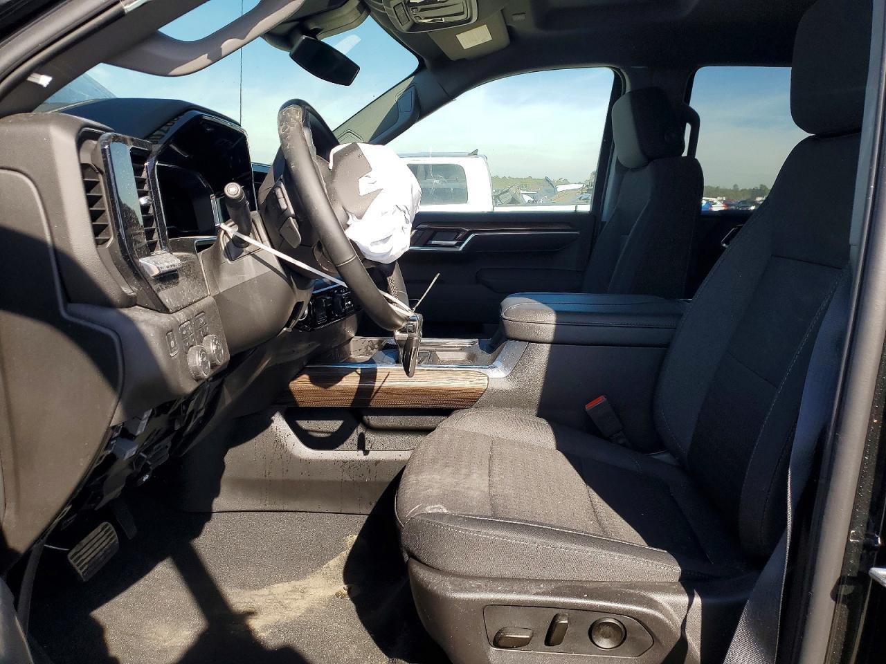 2025 CHEVROLET Silverado