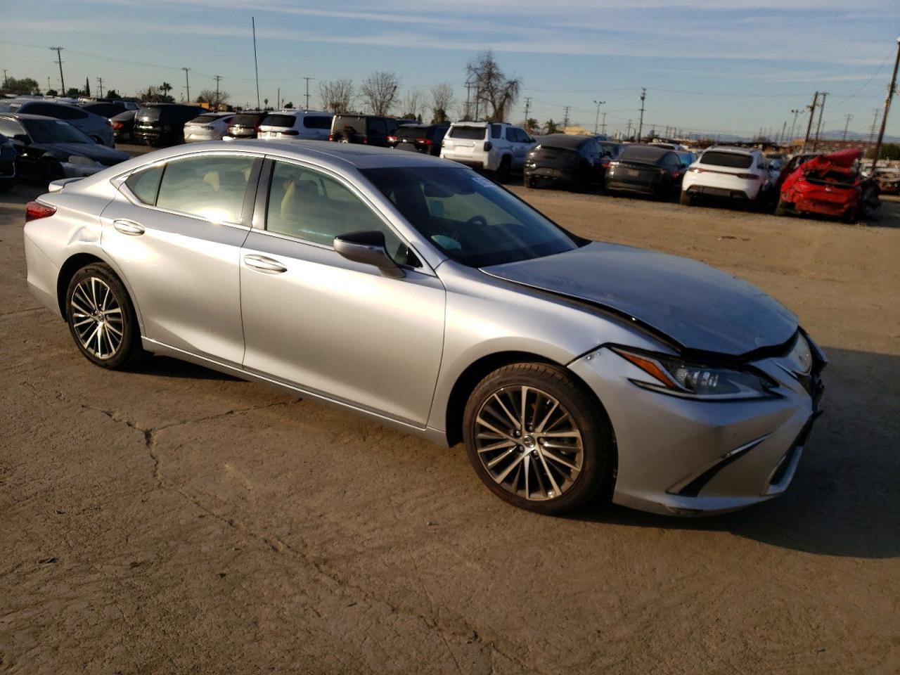 2023 LEXUS ES 300H