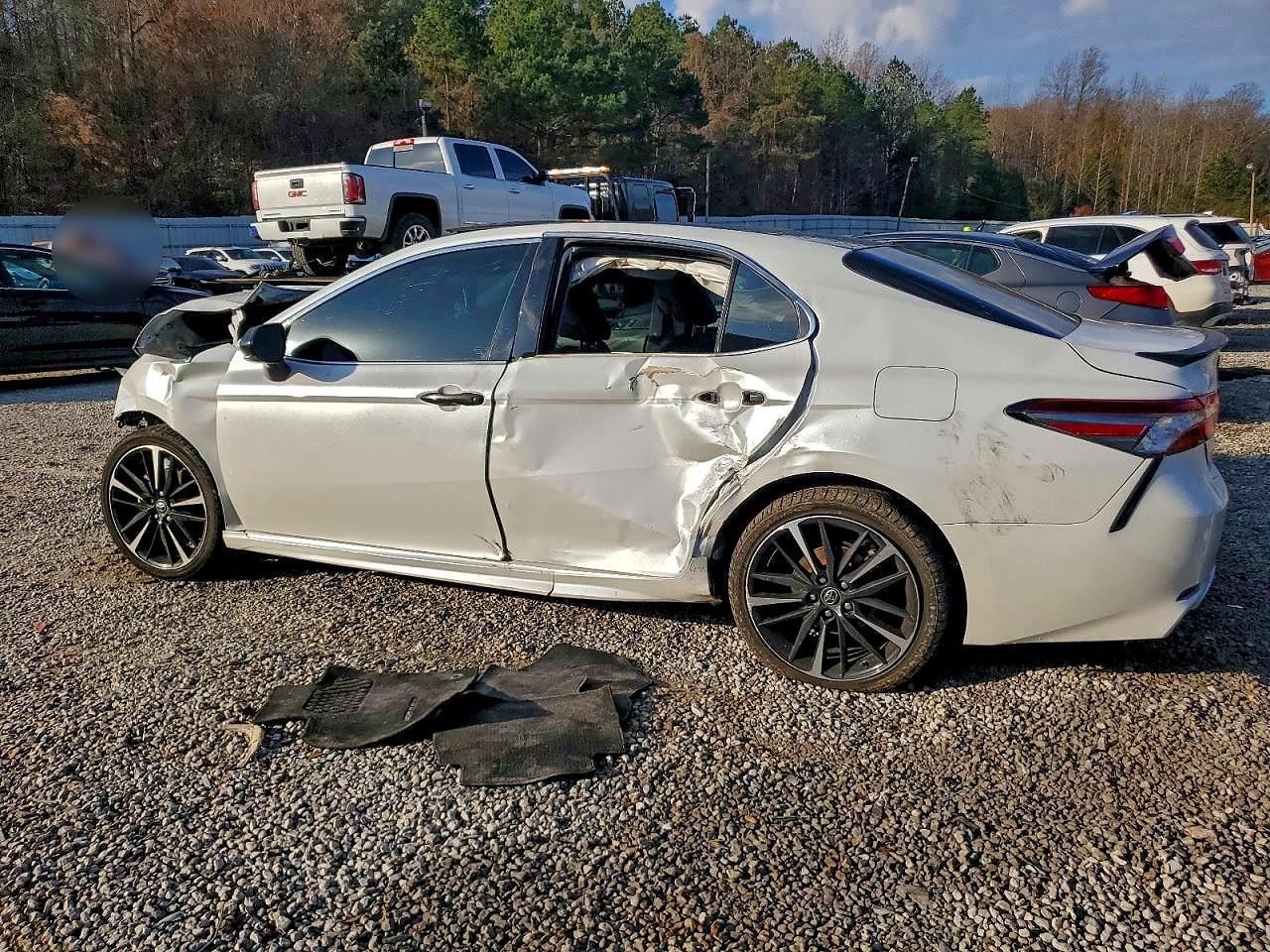 2018 TOYOTA CAMRY