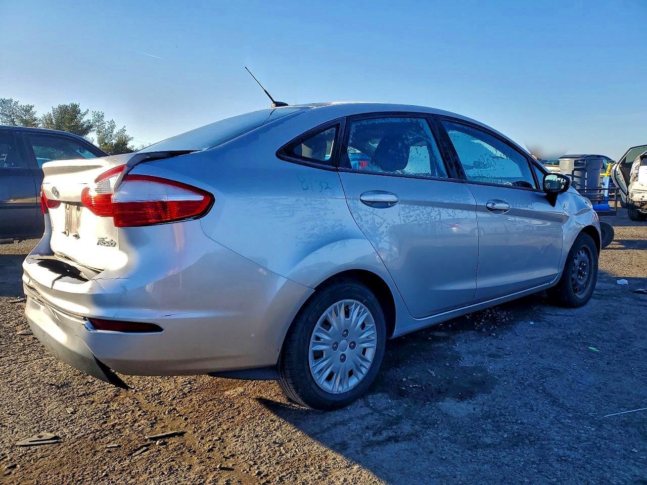 2015 FORD Fiesta