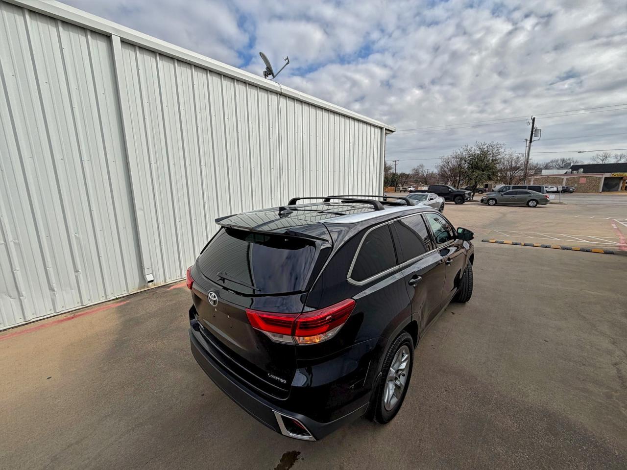 2018 TOYOTA HIGHLANDER