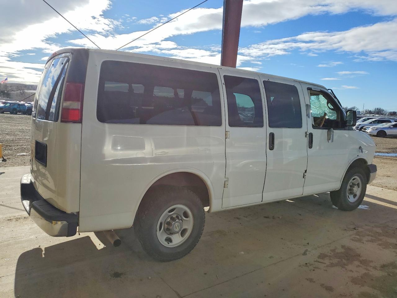 2010 CHEVROLET Express 3500